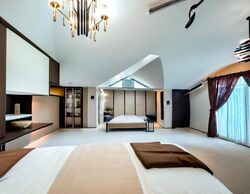 King's Road (D10), Terrace #535466691